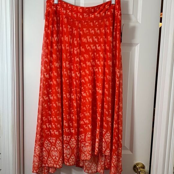 new directions Dresses & Skirts - New Directions size Medium skirt. Orange lining w/sheer asymmetrical cover NWT
